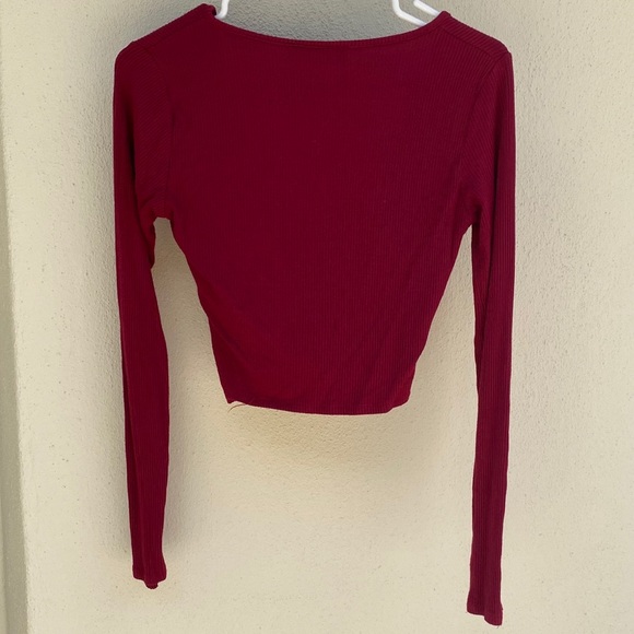 ADDIE cropped long sleeve with ruching and layer - Picture 3 of 3